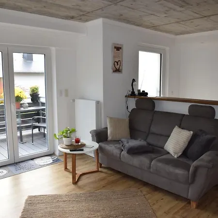 Haus Sonnenweg 6 Auf Der Sonnenseite Im Westerwald Appartement